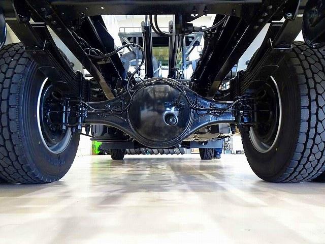 フォワード 　３．７ｔ　標準ベッドレス　アームロール　作業灯２個　キャブバックステップ付　左電格ミラー　ＥＴＣ２．０　ルームミラー式バックモニター　アドブルー　車線逸脱警報装置　トラクションコントロール（41枚目）