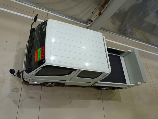 キャンター Ｗキャブ全低床　２ｔ　標準　垂直ＰＧ６００ｋｇ付　長：８７ｃｍ／有効長：７４ｃｍ　幅：１５７ｃｍ　左右リア支柱ＰＧスイッチ　運転席肘掛け　アドブルー　車線逸脱警報装置　トラクションコントロール　リアヒーター（39枚目）