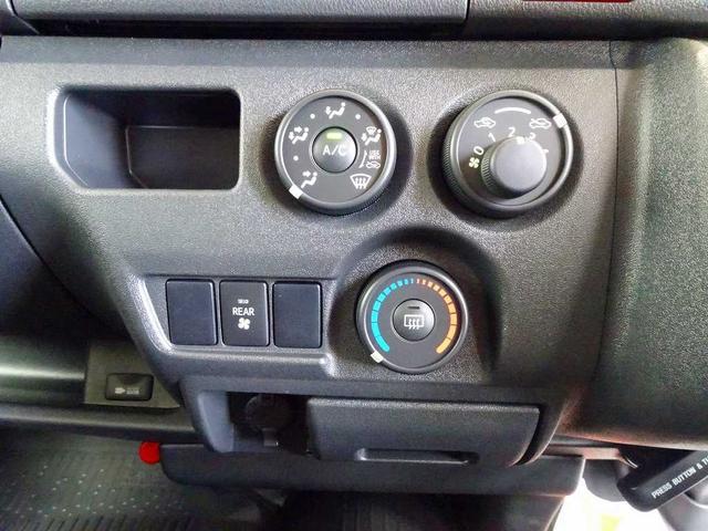 ハイエースバン ロングDX GLパッケージ 1t 4WD 3/6人乗り 5ドア 登録済み未使用車 社外ナビ/ワンセグTV/CD ETC ルームミラー式バックモニター アドブルー 車線逸脱警報装置 トラクションコントロール(11枚目)