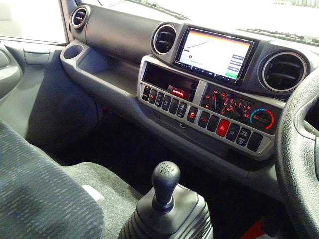 ダイナトラック フルジャストロー 2t 標準セミロング 平ボデー 総重量5t未満 三方開 左右かるがるゲート アオリ三方上部プロテクター付 リアアオリチェーン2個 電動パーキングブレーキ 車線逸脱警報装置 トラクションコントロール(9枚目)