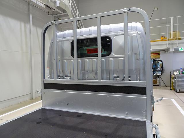 ダイナトラック フルジャストロー 2t 標準セミロング 平ボデー 総重量5t未満 三方開 左右かるがるゲート アオリ三方上部プロテクター付 リアアオリチェーン2個 電動パーキングブレーキ 車線逸脱警報装置 トラクションコントロール(27枚目)