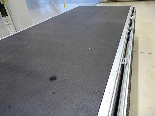 ダイナトラック フルジャストロー 2t 標準セミロング 平ボデー 総重量5t未満 三方開 左右かるがるゲート アオリ三方上部プロテクター付 リアアオリチェーン2個 電動パーキングブレーキ 車線逸脱警報装置 トラクションコントロール(32枚目)