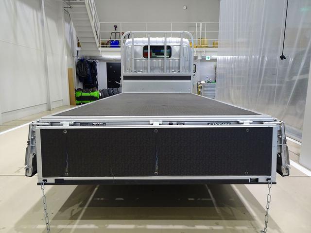 ダイナトラック フルジャストロー 2t 標準セミロング 平ボデー 総重量5t未満 三方開 左右かるがるゲート アオリ三方上部プロテクター付 リアアオリチェーン2個 電動パーキングブレーキ 車線逸脱警報装置 トラクションコントロール(33枚目)