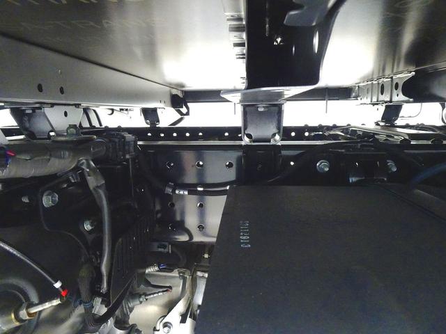 ダイナトラック フルジャストロー 2t 標準セミロング 平ボデー 総重量5t未満 三方開 左右かるがるゲート アオリ三方上部プロテクター付 リアアオリチェーン2個 電動パーキングブレーキ 車線逸脱警報装置 トラクションコントロール(44枚目)