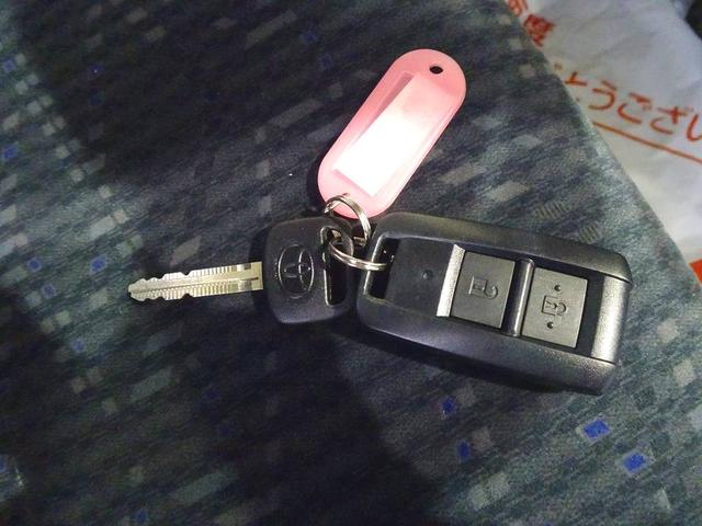 ダイナトラック フルジャストロー 2t 標準セミロング 平ボデー 総重量5t未満 三方開 左右かるがるゲート アオリ三方上部プロテクター付 リアアオリチェーン2個 電動パーキングブレーキ 車線逸脱警報装置 トラクションコントロール(47枚目)