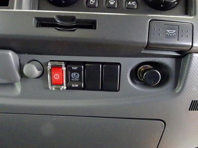 フォワード 　３．７５ｔ　標準ベッドレス　アルミアオリ　平ボデー　リアエアサス　三方開　左右セイコーラック　左右リア支柱脱着可　横ねた１５本　前立て鳥居鉄板張り／丸フック４個　左右床端ラッシングレールフック付（12枚目）