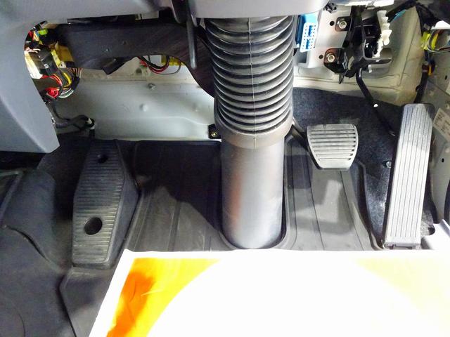 フォワード 　３．７５ｔ　標準ベッドレス　アルミアオリ　平ボデー　リアエアサス　三方開　左右セイコーラック　左右リア支柱脱着可　横ねた１５本　前立て鳥居鉄板張り／丸フック４個　左右床端ラッシングレールフック付（19枚目）