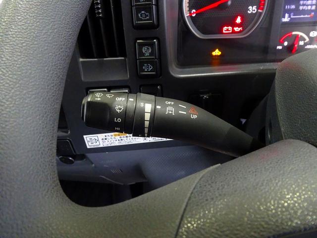 フォワード 　３．７５ｔ　標準ベッドレス　アルミアオリ　平ボデー　リアエアサス　三方開　左右セイコーラック　左右リア支柱脱着可　横ねた１５本　前立て鳥居鉄板張り／丸フック４個　左右床端ラッシングレールフック付（22枚目）