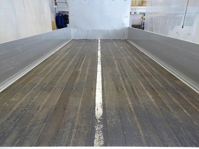 フォワード 　３．７５ｔ　標準ベッドレス　アルミアオリ　平ボデー　リアエアサス　三方開　左右セイコーラック　左右リア支柱脱着可　横ねた１５本　前立て鳥居鉄板張り／丸フック４個　左右床端ラッシングレールフック付（25枚目）