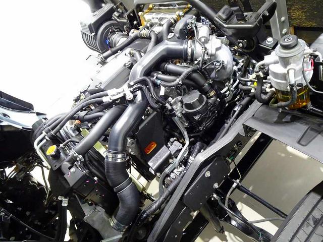 フォワード 　３．７５ｔ　標準ベッドレス　アルミアオリ　平ボデー　リアエアサス　三方開　左右セイコーラック　左右リア支柱脱着可　横ねた１５本　前立て鳥居鉄板張り／丸フック４個　左右床端ラッシングレールフック付（39枚目）