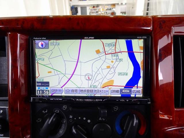 エルフトラック フルフラットロー　２ｔ　標準　Ｗキャブ／垂直ＰＧ８００ｋｇ付　長：１００ｃｍ／有効長：８０ｃｍ　幅：１５８ｃｍ　左右リア支柱ＰＧスイッチ　床板張替え　埋め込みフック４対　アオリ上部／前立て鳥居アルミ縞鋼板　鳥居作業灯（12枚目）