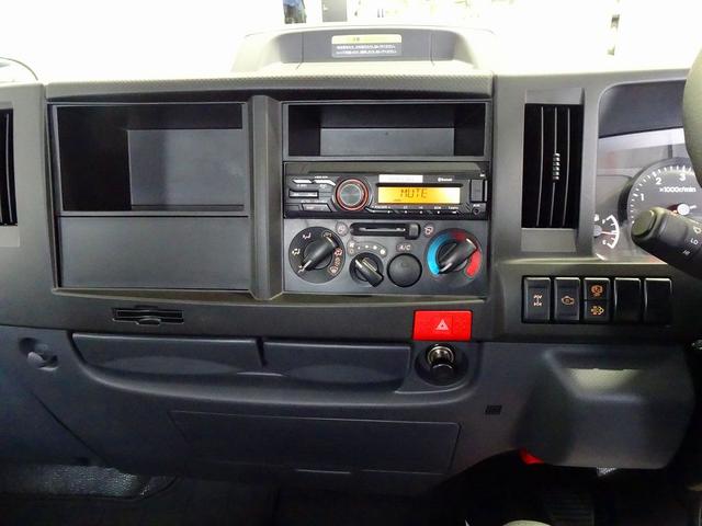 エルフトラック フルフラットロー 2t 4WD(切替式) 強化ダンプ 新明和/DR2-0110SY 三方開 手動コボレーン付(38cm) ルームミラー式バックモニター アドブルー 車線逸脱警報装置 トラクションコントロール(10枚目)