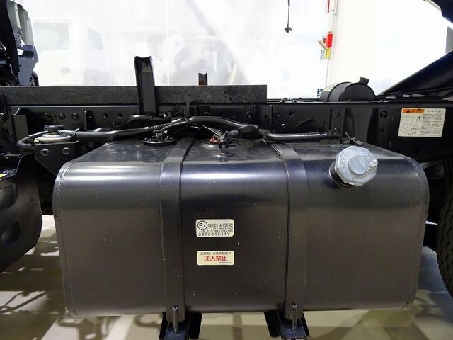 エルフトラック フルフラットロー 2t 4WD(切替式) 強化ダンプ 新明和/DR2-0110SY 三方開 手動コボレーン付(38cm) ルームミラー式バックモニター アドブルー 車線逸脱警報装置 トラクションコントロール(35枚目)