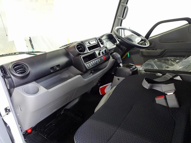 ダイナトラック フルジャストロー　１．３５ｔ　４ＷＤ　ＦＪＬ　Ｗタイヤ　垂直ＰＧ　６００ｋｇ付　長：８６ｃｍ／有効長：７４ｃｍ　幅：１５７ｃｍ　集中ドアロック　車線逸脱警報装置　トラクションコントロール　クリアランスソナー（7枚目）