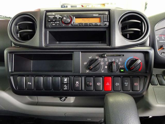 ダイナトラック フルジャストロー　１．３５ｔ　４ＷＤ　ＦＪＬ　Ｗタイヤ　垂直ＰＧ　６００ｋｇ付　長：８６ｃｍ／有効長：７４ｃｍ　幅：１５７ｃｍ　集中ドアロック　車線逸脱警報装置　トラクションコントロール　クリアランスソナー（10枚目）