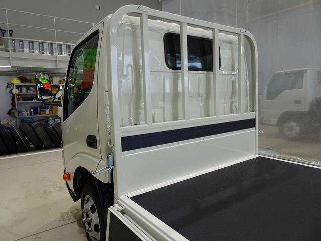 ダイナトラック フルジャストロー　１．３５ｔ　４ＷＤ　ＦＪＬ　Ｗタイヤ　垂直ＰＧ　６００ｋｇ付　長：８６ｃｍ／有効長：７４ｃｍ　幅：１５７ｃｍ　集中ドアロック　車線逸脱警報装置　トラクションコントロール　クリアランスソナー（22枚目）