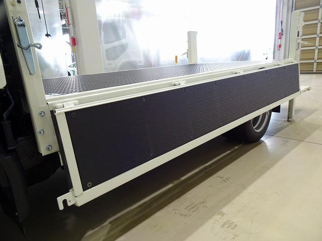 ダイナトラック フルジャストロー　１．３５ｔ　４ＷＤ　ＦＪＬ　Ｗタイヤ　垂直ＰＧ　６００ｋｇ付　長：８６ｃｍ／有効長：７４ｃｍ　幅：１５７ｃｍ　集中ドアロック　車線逸脱警報装置　トラクションコントロール　クリアランスソナー（25枚目）