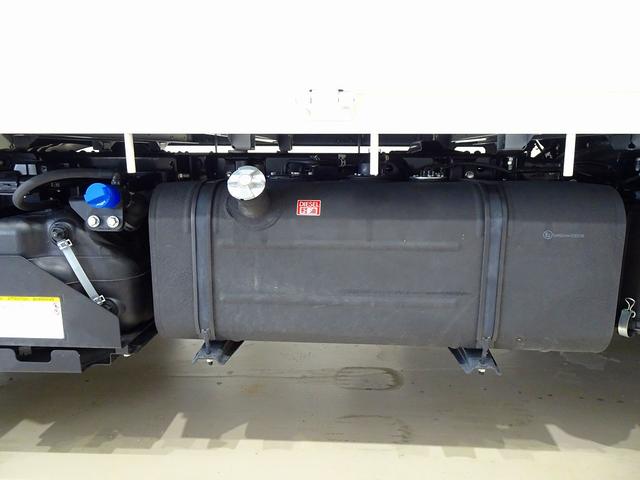 ダイナトラック フルジャストロー　１．３５ｔ　４ＷＤ　ＦＪＬ　Ｗタイヤ　垂直ＰＧ　６００ｋｇ付　長：８６ｃｍ／有効長：７４ｃｍ　幅：１５７ｃｍ　集中ドアロック　車線逸脱警報装置　トラクションコントロール　クリアランスソナー（40枚目）