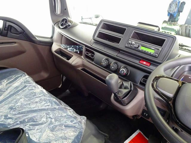 キャンター 全低床 2t 標準 Wキャブ/垂直PG600kg付 PG長:85cm/有効長:75cm 幅:157cm 左右リア支柱PGスイッチ 三方開 リアアオリチェーン2個(9枚目)