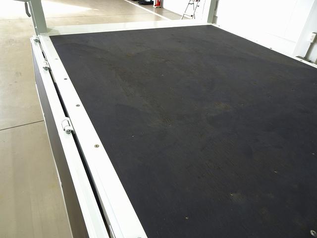 キャンター 全低床 2t 標準 Wキャブ/垂直PG600kg付 PG長:85cm/有効長:75cm 幅:157cm 左右リア支柱PGスイッチ 三方開 リアアオリチェーン2個(30枚目)