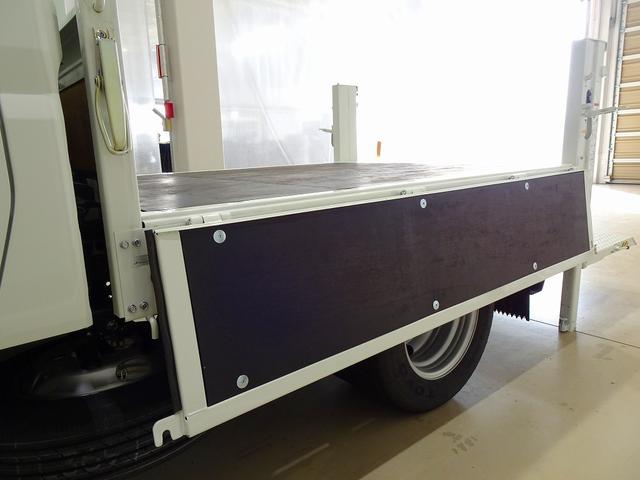 キャンター 全低床 2t 標準 Wキャブ/垂直PG600kg付 PG長:85cm/有効長:75cm 幅:157cm 左右リア支柱PGスイッチ 三方開 リアアオリチェーン2個(31枚目)