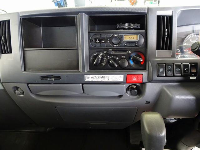 エルフトラック Ｗキャブフラットロー　１．７５ｔ　標準　総重量５ｔ未満　三方開　荷台作りボデー床二重張り／横ねた鉄製　埋め込みフック２対　前立て縞鋼板張り　リアアオリチェーン　ＰＷ（フロントのみ）　左電格ミラー　トラクションコントロール（10枚目）