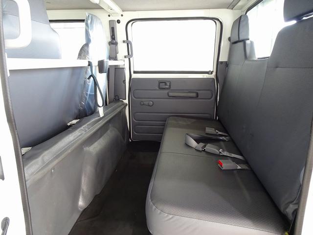 エルフトラック Ｗキャブフラットロー　１．７５ｔ　標準　総重量５ｔ未満　三方開　荷台作りボデー床二重張り／横ねた鉄製　埋め込みフック２対　前立て縞鋼板張り　リアアオリチェーン　ＰＷ（フロントのみ）　左電格ミラー　トラクションコントロール（21枚目）