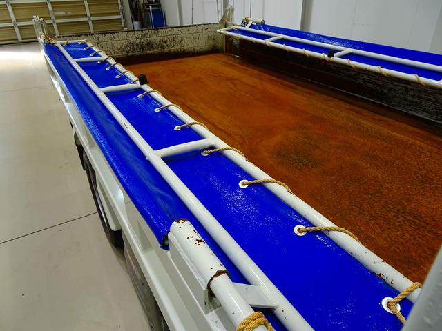 デュトロ 全低床 2t FJL 強化ダンプ 三方開 手動コボレーン付 集中ドアロック 左電格ミラー ルームミラー式バックモニター 車線逸脱警報装置 トラクションコントロール(26枚目)