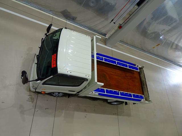 デュトロ 全低床 2t FJL 強化ダンプ 三方開 手動コボレーン付 集中ドアロック 左電格ミラー ルームミラー式バックモニター 車線逸脱警報装置 トラクションコントロール(39枚目)