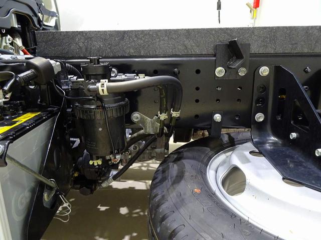 デュトロ 全低床 2t FJL 強化ダンプ 三方開 手動コボレーン付 集中ドアロック 左電格ミラー ルームミラー式バックモニター 車線逸脱警報装置 トラクションコントロール(43枚目)