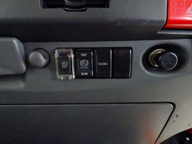 エルフトラック 高床　３．５ｔ　ワイドロング　タダノ４段　２．９ｔ吊りセルフクレーン付　Ｈ１３年製　ラジコン／フックイン付　三方開　床板アピトン張替え（２０ｍｍ）　リアブル積み加工　横ねた１９本／チャンネル増し８本（16枚目）