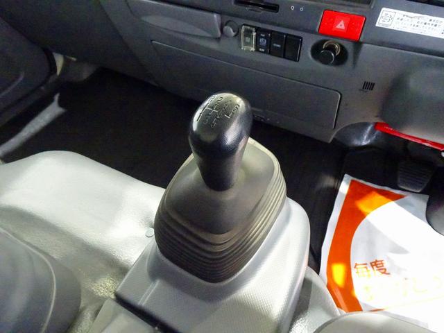 エルフトラック 高床　３．５ｔ　ワイドロング　タダノ４段　２．９ｔ吊りセルフクレーン付　Ｈ１３年製　ラジコン／フックイン付　三方開　床板アピトン張替え（２０ｍｍ）　リアブル積み加工　横ねた１９本／チャンネル増し８本（18枚目）