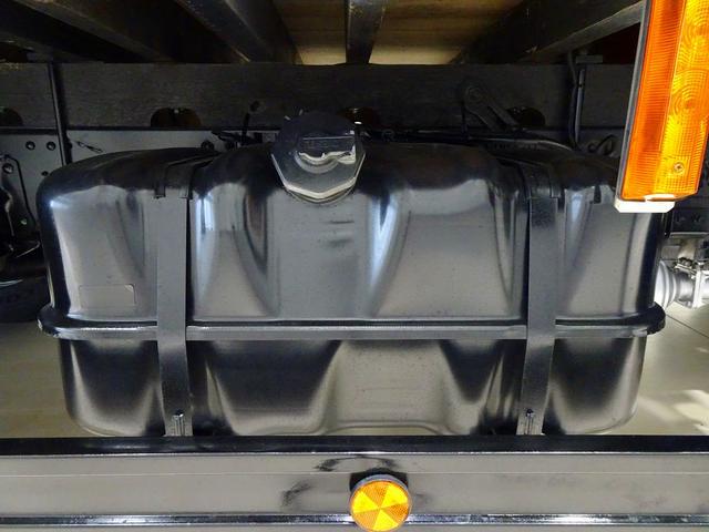 エルフトラック 高床　３．５ｔ　ワイドロング　タダノ４段　２．９ｔ吊りセルフクレーン付　Ｈ１３年製　ラジコン／フックイン付　三方開　床板アピトン張替え（２０ｍｍ）　リアブル積み加工　横ねた１９本／チャンネル増し８本（47枚目）