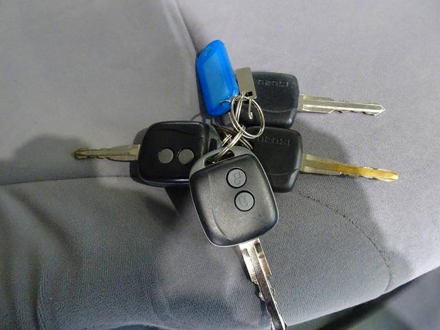 エルフトラック 高床　３．５ｔ　ワイドロング　タダノ４段　２．９ｔ吊りセルフクレーン付　Ｈ１３年製　ラジコン／フックイン付　三方開　床板アピトン張替え（２０ｍｍ）　リアブル積み加工　横ねた１９本／チャンネル増し８本（50枚目）