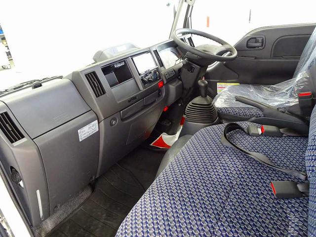 エルフトラック フルフラットロー 2t 標準 平ボデー 総重量5t未満 三方開 床鉄板張り 社外ナビ/バックカメラ連動/フルセグ/DVD ETC2.0 アドブルー 車線逸脱警報装置 フォグランプ トラクションコントロール(7枚目)