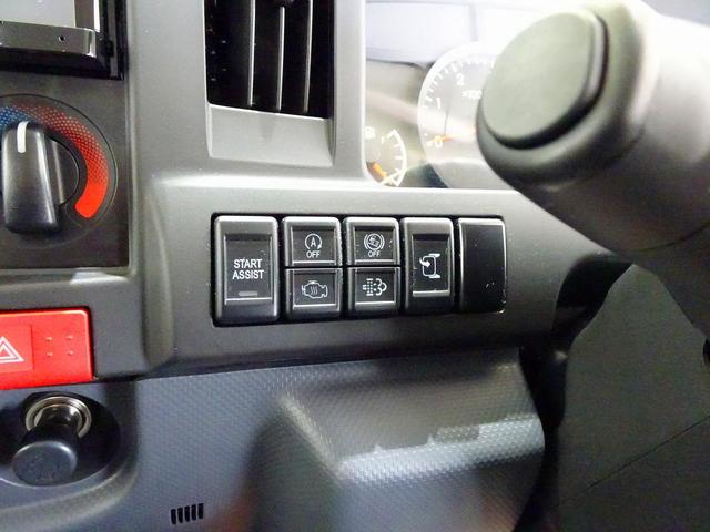 エルフトラック フルフラットロー 2t 標準 平ボデー 総重量5t未満 三方開 床鉄板張り 社外ナビ/バックカメラ連動/フルセグ/DVD ETC2.0 アドブルー 車線逸脱警報装置 フォグランプ トラクションコントロール(11枚目)