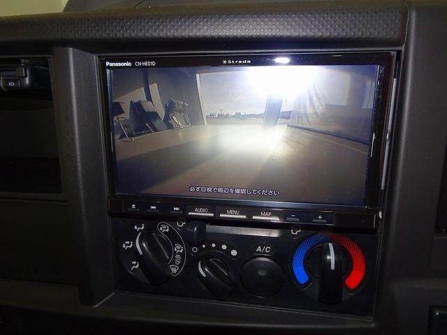 エルフトラック フルフラットロー 2t 標準 平ボデー 総重量5t未満 三方開 床鉄板張り 社外ナビ/バックカメラ連動/フルセグ/DVD ETC2.0 アドブルー 車線逸脱警報装置 フォグランプ トラクションコントロール(14枚目)