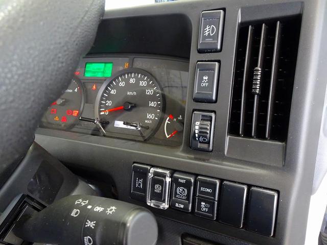 エルフトラック フルフラットロー 2t 標準 平ボデー 総重量5t未満 三方開 床鉄板張り 社外ナビ/バックカメラ連動/フルセグ/DVD ETC2.0 アドブルー 車線逸脱警報装置 フォグランプ トラクションコントロール(19枚目)