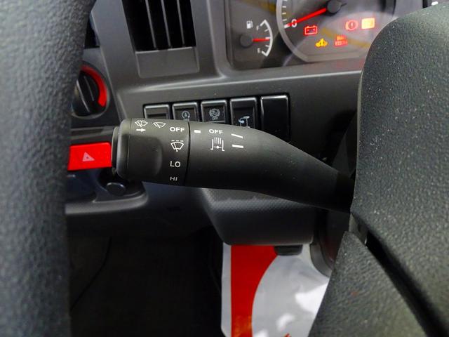 エルフトラック フルフラットロー 2t 標準 平ボデー 総重量5t未満 三方開 床鉄板張り 社外ナビ/バックカメラ連動/フルセグ/DVD ETC2.0 アドブルー 車線逸脱警報装置 フォグランプ トラクションコントロール(20枚目)