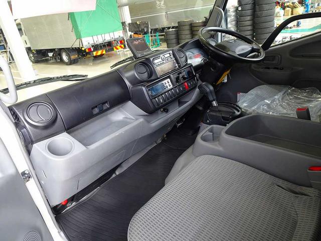 デュトロ 全低床 2t 標準 総重量5t未満 低温冷凍車 ±30度設定 -18度確認 リア観音扉/90度ストッパー付 床プラスチックすのこ付 左サイドスライドドア 水抜き穴前1対 荷室灯2個 仕切り扉付(脱着可)(7枚目)