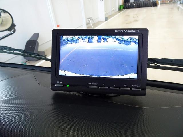 デュトロ 全低床 2t 標準 総重量5t未満 低温冷凍車 ±30度設定 -18度確認 リア観音扉/90度ストッパー付 床プラスチックすのこ付 左サイドスライドドア 水抜き穴前1対 荷室灯2個 仕切り扉付(脱着可)(13枚目)