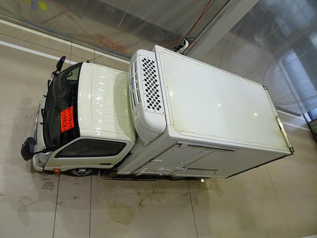 デュトロ 全低床 2t 標準 総重量5t未満 低温冷凍車 ±30度設定 -18度確認 リア観音扉/90度ストッパー付 床プラスチックすのこ付 左サイドスライドドア 水抜き穴前1対 荷室灯2個 仕切り扉付(脱着可)(31枚目)