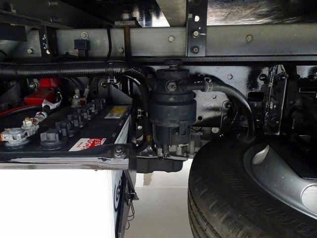 デュトロ 全低床 2t 標準 総重量5t未満 低温冷凍車 ±30度設定 -18度確認 リア観音扉/90度ストッパー付 床プラスチックすのこ付 左サイドスライドドア 水抜き穴前1対 荷室灯2個 仕切り扉付(脱着可)(36枚目)