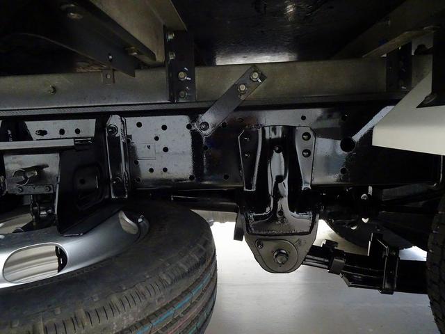 デュトロ 全低床 2t 標準 総重量5t未満 低温冷凍車 ±30度設定 -18度確認 リア観音扉/90度ストッパー付 床プラスチックすのこ付 左サイドスライドドア 水抜き穴前1対 荷室灯2個 仕切り扉付(脱着可)(37枚目)