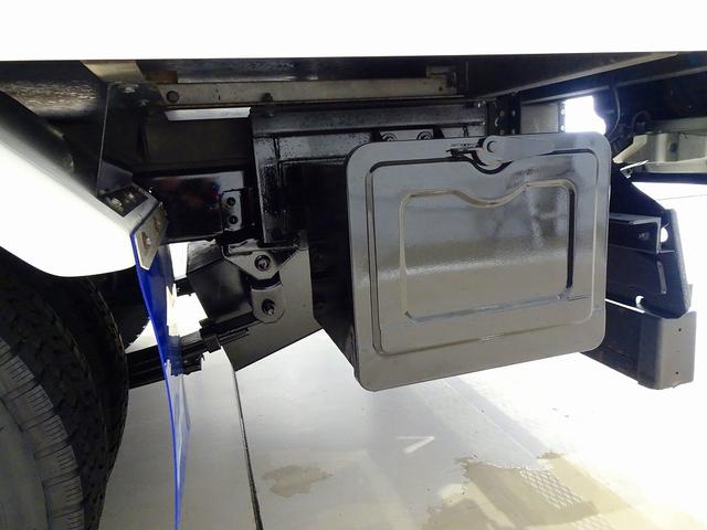 デュトロ 全低床 2t 標準 総重量5t未満 低温冷凍車 ±30度設定 -18度確認 リア観音扉/90度ストッパー付 床プラスチックすのこ付 左サイドスライドドア 水抜き穴前1対 荷室灯2個 仕切り扉付(脱着可)(38枚目)