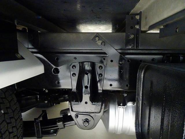 デュトロ 全低床 2t 標準 総重量5t未満 低温冷凍車 ±30度設定 -18度確認 リア観音扉/90度ストッパー付 床プラスチックすのこ付 左サイドスライドドア 水抜き穴前1対 荷室灯2個 仕切り扉付(脱着可)(42枚目)