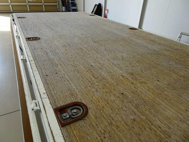 デュトロ 2t FJL ワイドロング 平ボデー 三方開 左右セイコーラック 埋め込みフック3対 集中ドアロック 左電格ミラー ETC アイドリングストップ トラクションコントロール(26枚目)