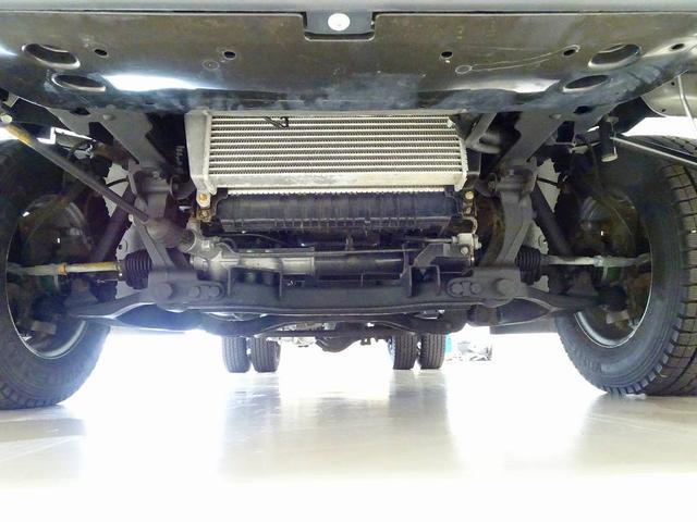 エルフトラック フルフラットロー　２ｔ　４ＷＤ　ワイドロング　アルミバン　リア３枚観音扉／９０度ストッパー付　荷室左右パネル埋め込みフック３対　荷室灯２個　アドブルー　車線逸脱警報装置　トラクションコントロール（38枚目）