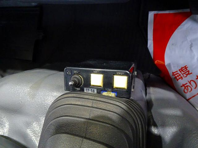 エルフトラック フルフラットローダンプ 2t Lゲートダンプ リア一方開 自動シート付(48cm) 前立てプロテクターアングル補強加工 左電各ミラー トラクションコントロール(13枚目)