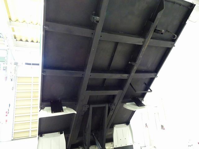 エルフトラック フルフラットローダンプ 2t Lゲートダンプ リア一方開 自動シート付(48cm) 前立てプロテクターアングル補強加工 左電各ミラー トラクションコントロール(29枚目)